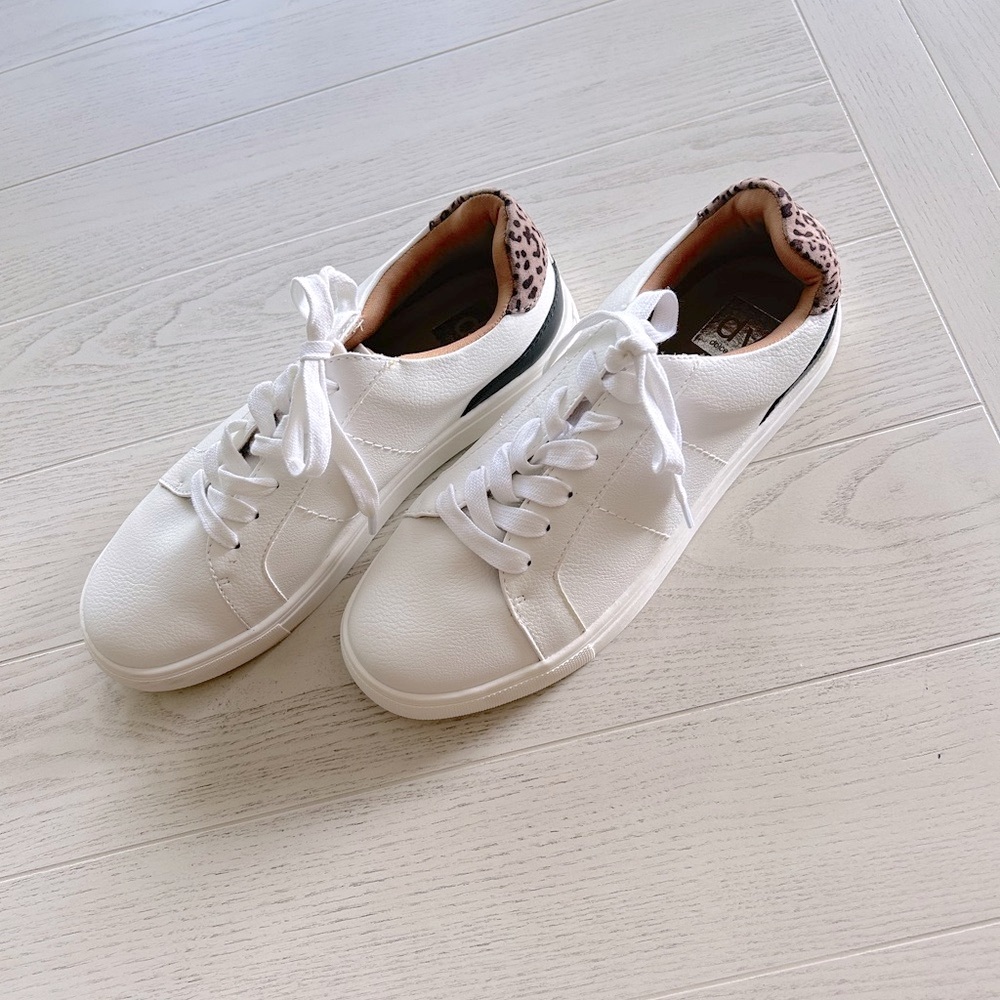 DV by Dolce Vita Anibel White Sneakers with Leopard Detail